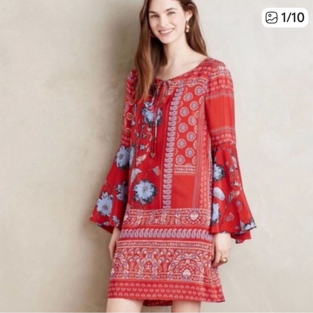 Vanessa Virginia Swing dress w/flared sleeves